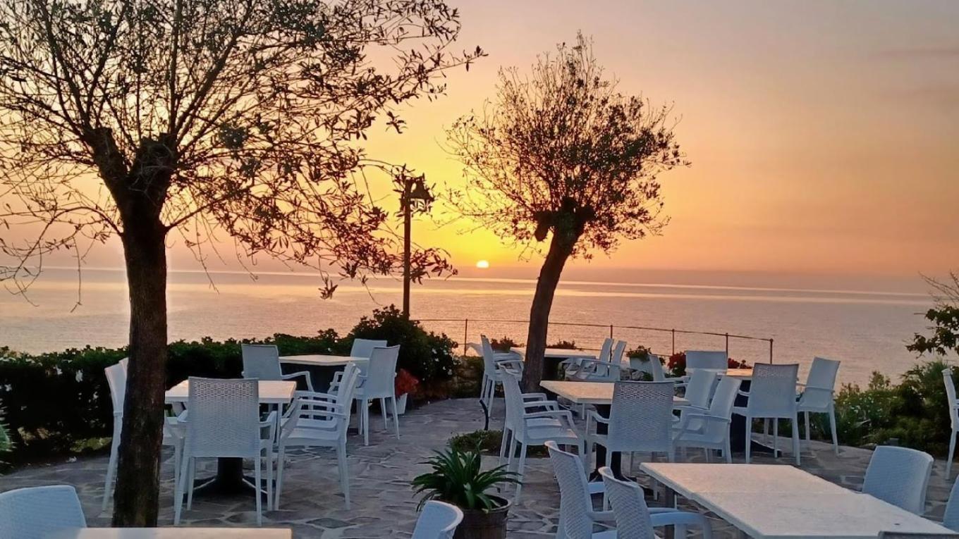 Casa Vacanze Con Piscina E Vista Mare Esclusiva Per Coppie E Famiglie, Relax E Tranquillita Tertenìa Exterior foto